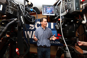 美總統參選人沃克搏版面  推美加邊境造長城