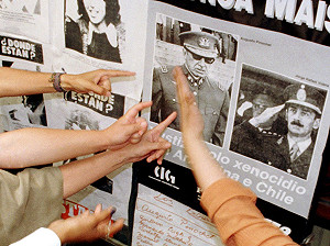 阿根廷不再暗夜飲泣  前獨裁者獄中去世