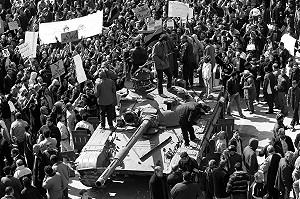 不畏制裁  格達費矢言留在利比亞