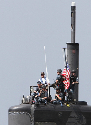 美核子快速攻擊潛艇駛進菲蘇比克灣