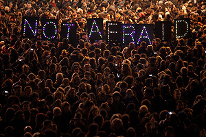 「我是查理」 數萬民眾上街捍言論自由