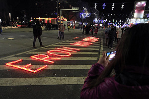 英雄永遠不死！羅馬尼亞紀念25年前革命