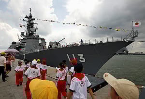 美日菲3國海軍在南海演習