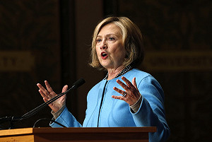 彭博最新民調：希拉蕊領先共和黨群雄