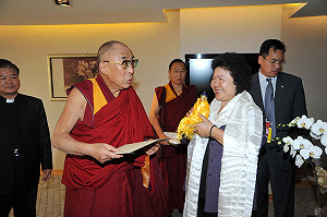 中國以商逼政 高市府要中央分散風險