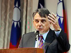 司徒文：不再協商  吃美牛肉比騎摩托車安全