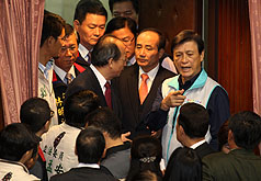 地方制度法混亂中三讀通過