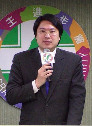 政府悄悄開放白領勞工  民進黨將在立院翻案