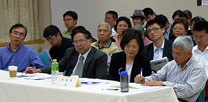 蔡英文：願在無政治前提下與中對話