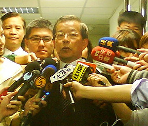 謝長廷報告520靜坐    小英將廣邀黨公職參與