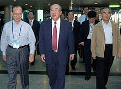 吳伯雄 : 兩岸共推新能源科技