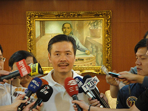 金溥聰：綠營分裂　藍營翻盤機會大