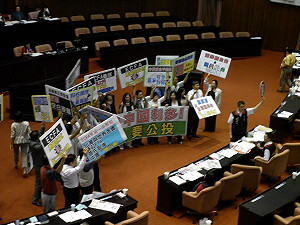 一齣預知結局的戲碼  人民成最大輸家