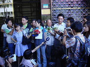 花卉採購價超高    綠議員告郝龍斌瀆職