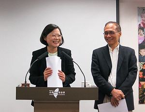 沒舞台？小英：我每次請 媒體就來了