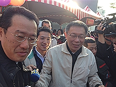 顧立雄一早po文悼蔡同榮  柯文哲：太矯情