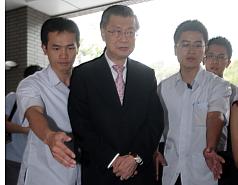 在野黨擬倒閣  陳冲：尊重法律