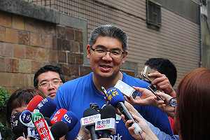 連勝文「靠爸」有錯嗎？新頭殼線上PK