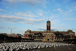 清晨不再黯淡的黎明---寫在 330前夕