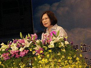 港都立委輔選 蔡英文：力拼9席全上