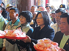 蔡英文：投資千億  鼓勵年輕人回流鄉村