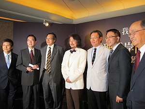 施明德「大一中」：兩岸組不完整國際法人