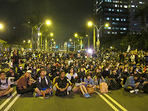 太陽花學運  忠孝場展開