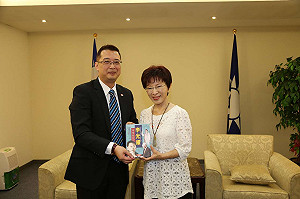 推崇李光耀 洪秀柱稱自己才能真正維持現狀