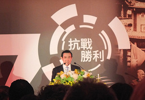 問連戰發言 馬英九露出意味深長微笑