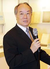 黃世銘：鈔票除濕  防潮包比較有效