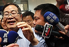 李朝卿申請復職  李鴻源：會依法批准