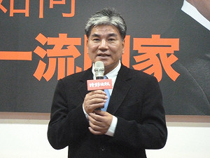 李鴻源：政院像拼裝車 博士內閣讓全民失望