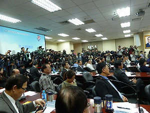 藍中常會通過  副主席吳敦義代理主席