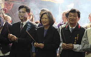 胡志強拼連任  蔡英文：該放手了