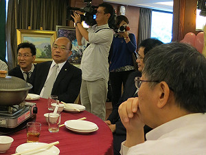 柯2顆太陽說  蘇貞昌批：聽的親痛仇快