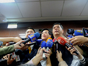 綠再鎖門擋服貿  張慶忠：會擇期再審