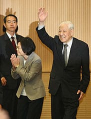 李蔡同台 李否認屬意蔡王配