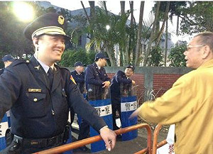 學生觀察：小心選擇性報導及挑釁言詞