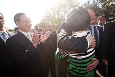 陳冲「畢業」 柯長珠喜迎陳先生返家