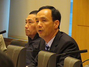 高育仁提超越九二共識 朱：拜託太太溝通