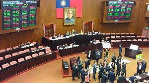 藍營倒戈  立院通過將黃世銘下台案列議程