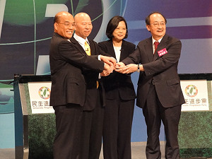 民調選前之夜  蘇蔡南北拚場