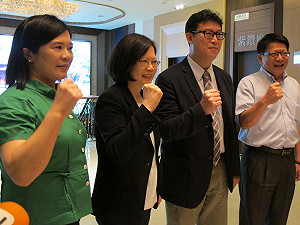 挺姚或柯？ 小英虧姚文智：未經授權喔