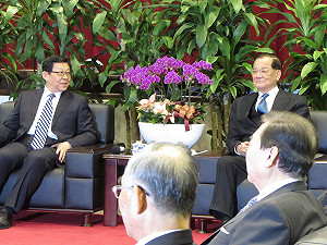 會陳德銘 連戰：兩岸利潤讓同胞雨露共霑