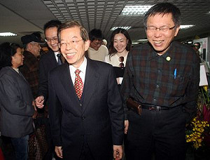 謝長廷：不會勸柯入黨 以民意為主