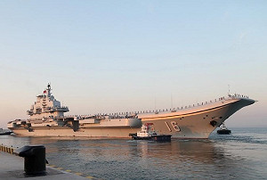 中共遼寧航母艦隊  今晨通過台灣海峽