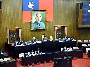 在野提436案變更動議  再卡監督條例成功