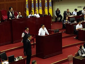 郝：帶人上街癱瘓交通「跟劫機沒兩樣」