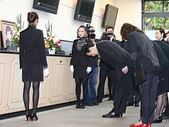 穿紅鞋送馬媽  親馬人士：小女兒最後的撒嬌