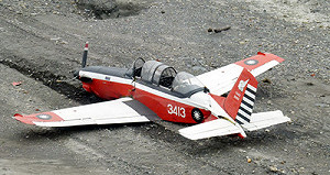 T34教練機迫降河床 人機均安